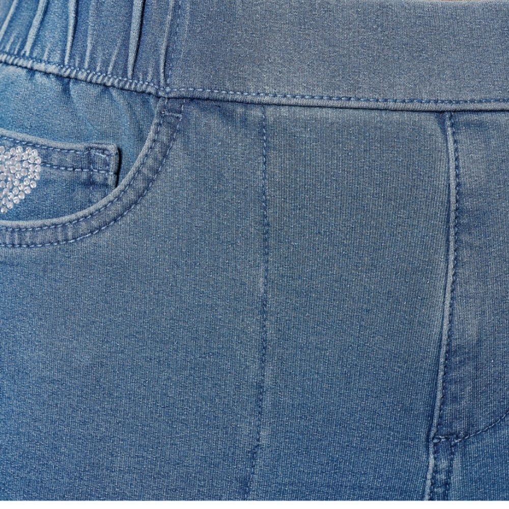 Quacker Factory Regular DreamJeannes Pull-On Slim Leg Jeans - Picture 3 of 3